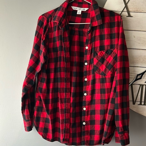 [M] Old Navy Red and Black Plaid Shirt - Picture 1 of 5